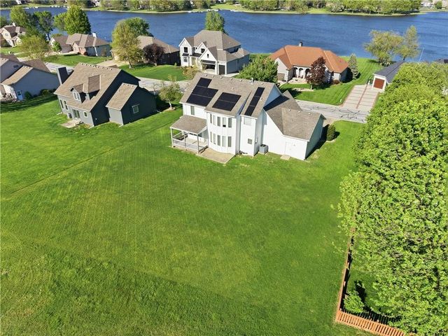 4536 SW Gull Point Drive, Lee's Summit, MO 64082