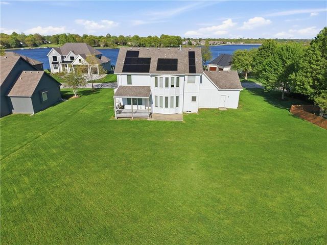 4536 SW Gull Point Drive, Lee's Summit, MO 64082