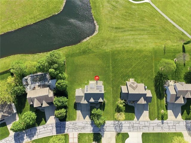 4536 SW Gull Point Drive, Lee's Summit, MO 64082