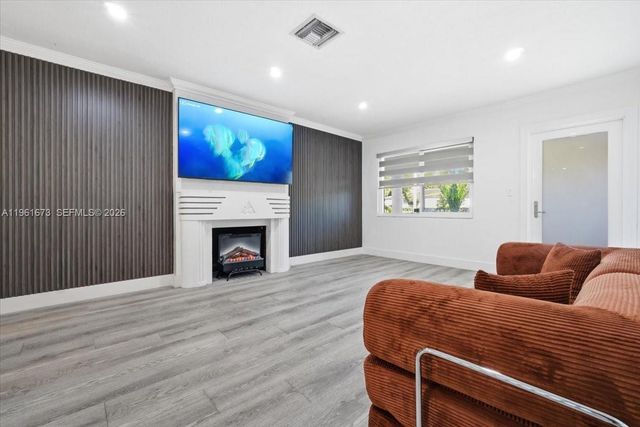 2400 SW 21st Ter, Miami, FL 33145