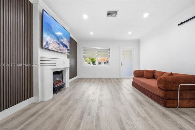 2400 SW 21st Ter, Miami, FL 33145