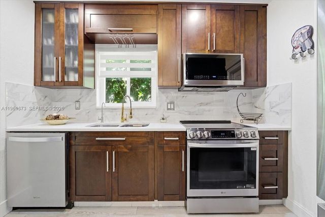 2400 SW 21st Ter, Miami, FL 33145