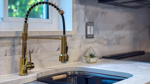 2400 SW 21st Ter, Miami, FL 33145