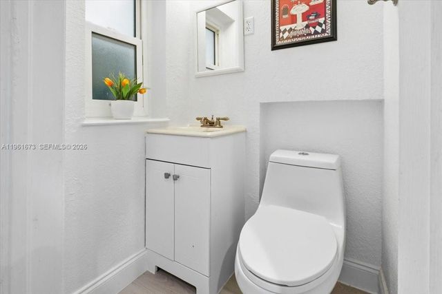 2400 SW 21st Ter, Miami, FL 33145