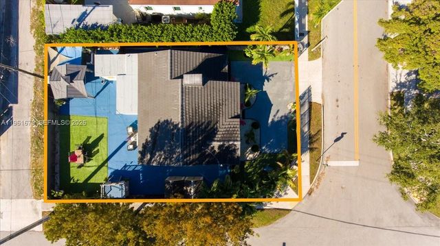 2400 SW 21st Ter, Miami, FL 33145