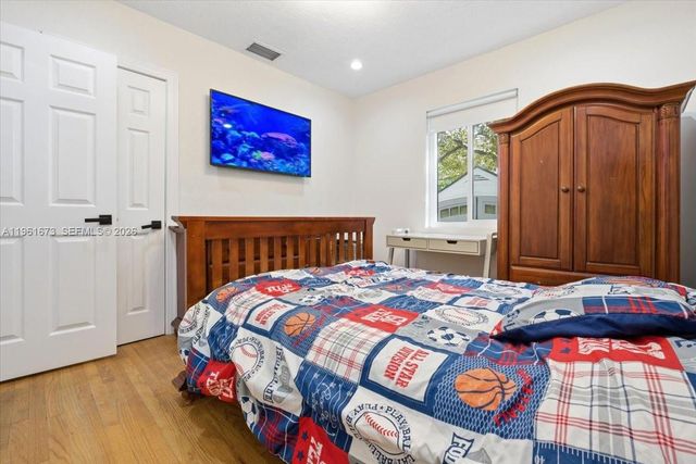 2400 SW 21st Ter, Miami, FL 33145