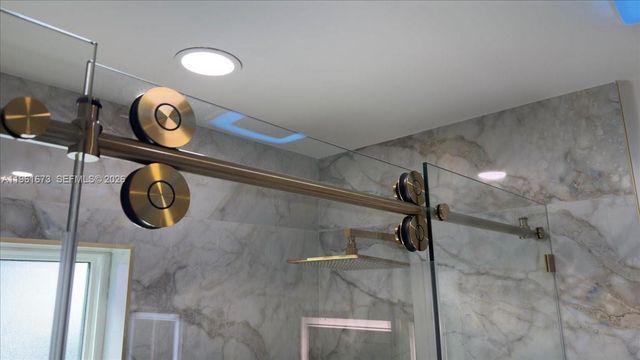 2400 SW 21st Ter, Miami, FL 33145