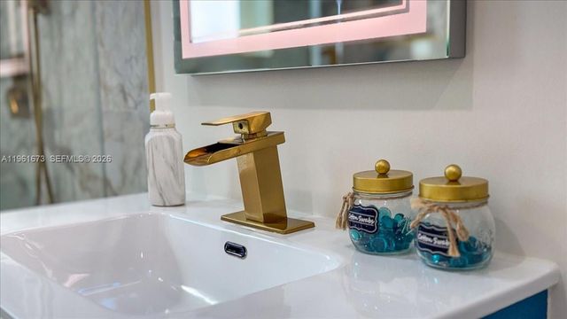 2400 SW 21st Ter, Miami, FL 33145