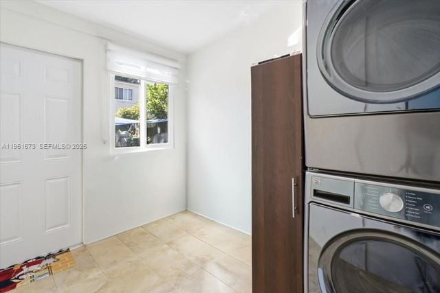 2400 SW 21st Ter, Miami, FL 33145