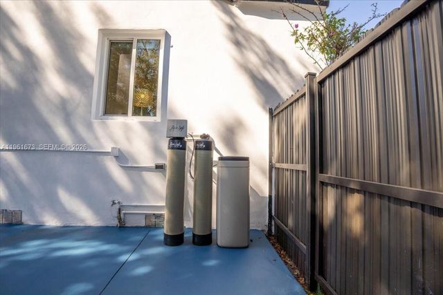 2400 SW 21st Ter, Miami, FL 33145