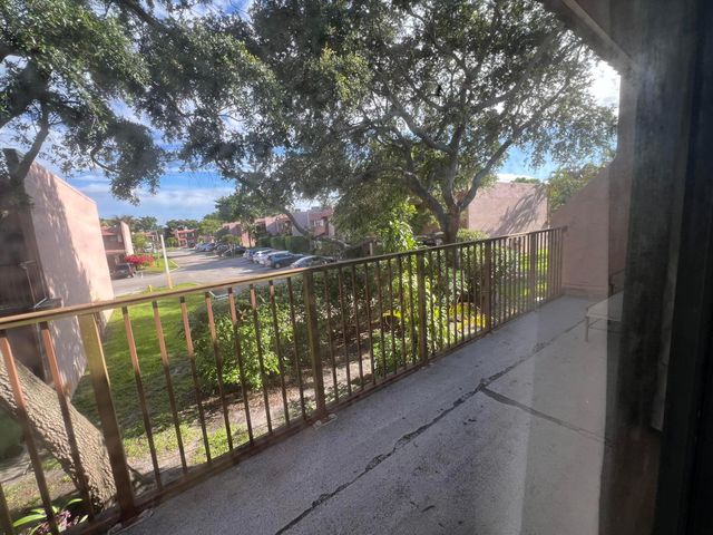27 Matador Lane 6-20, Davie, FL 33324