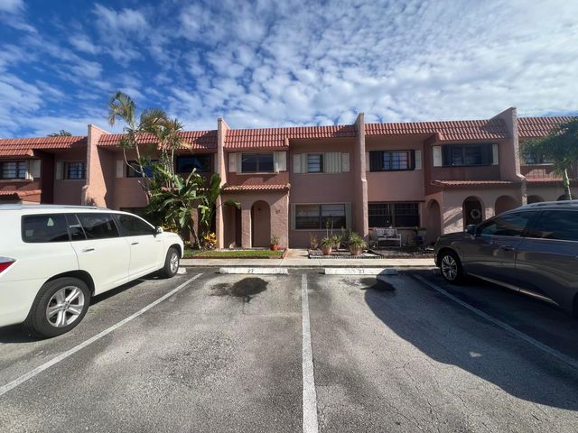 27 Matador Lane 6-20, Davie, FL 33324
