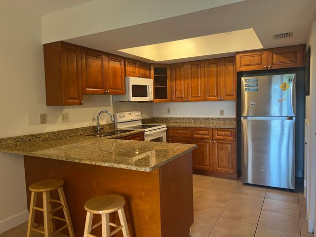27 Matador Lane 6-20, Davie, FL 33324