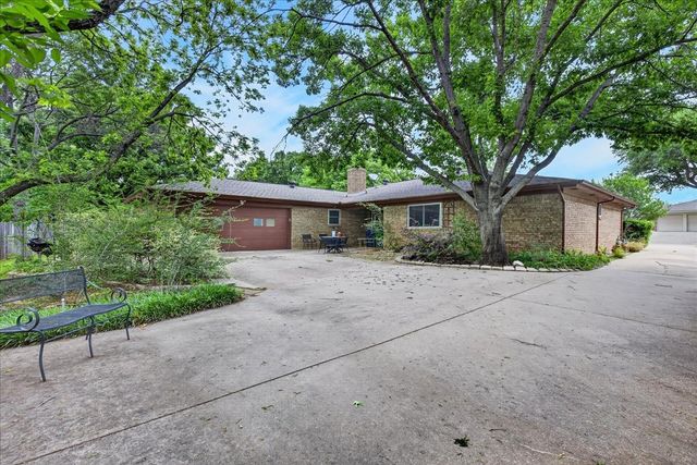 1808 E Cedar Elm Drive, Arlington, TX 76012