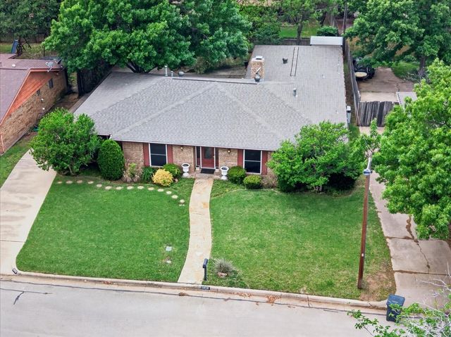 1808 E Cedar Elm Drive, Arlington, TX 76012