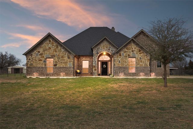 294 County Road 3386, Paradise, TX 76073
