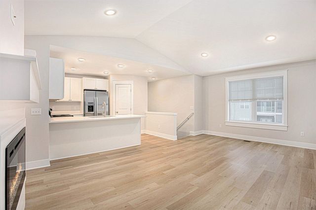 2106 Sherwood Avenue, Holland, MI 49423