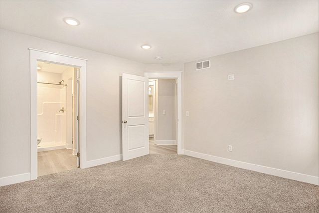 2106 Sherwood Avenue, Holland, MI 49423