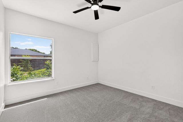 214 Pearly Top Drive, Glenn Heights, TX 75154