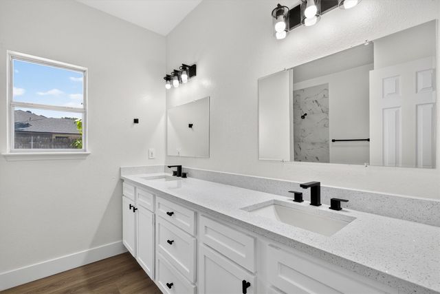 214 Pearly Top Drive, Glenn Heights, TX 75154