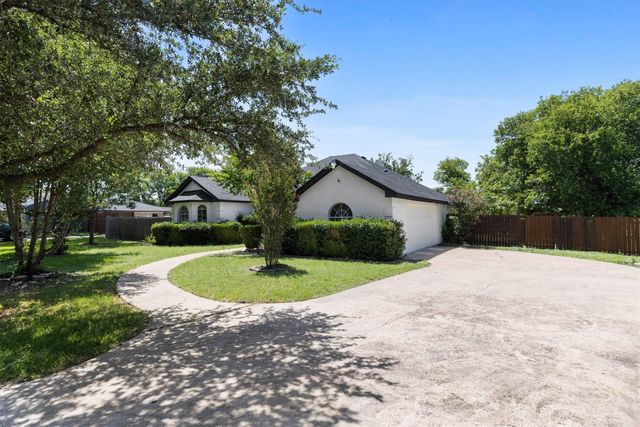 214 Pearly Top Drive, Glenn Heights, TX 75154