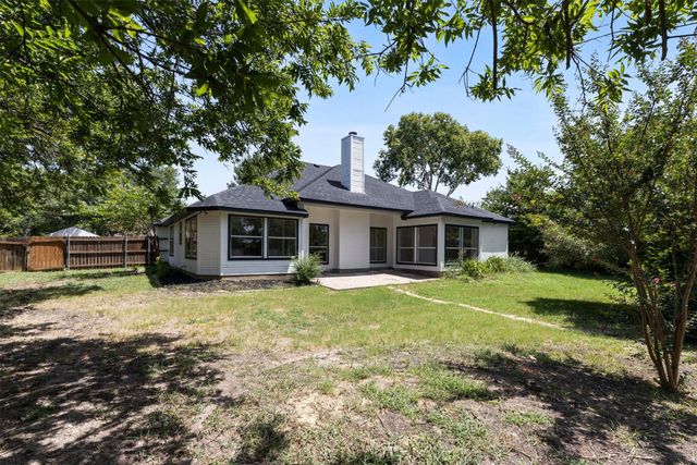 214 Pearly Top Drive, Glenn Heights, TX 75154