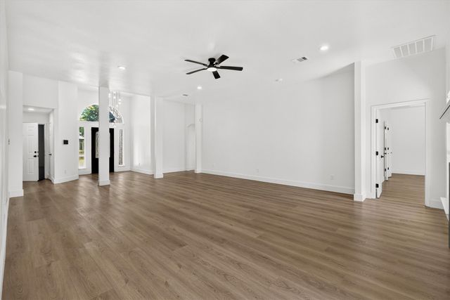 214 Pearly Top Drive, Glenn Heights, TX 75154