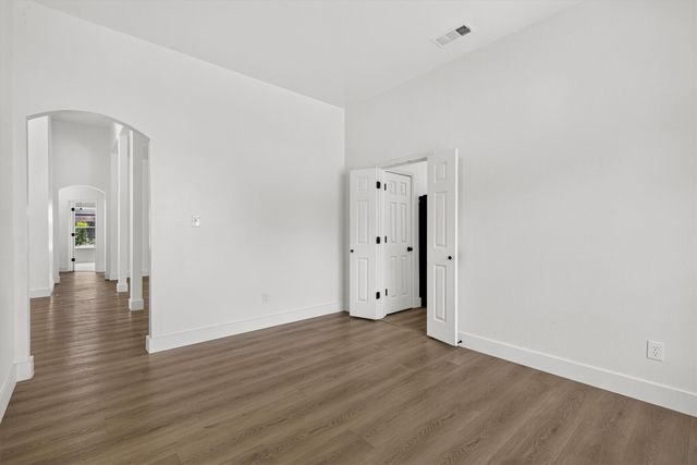 214 Pearly Top Drive, Glenn Heights, TX 75154