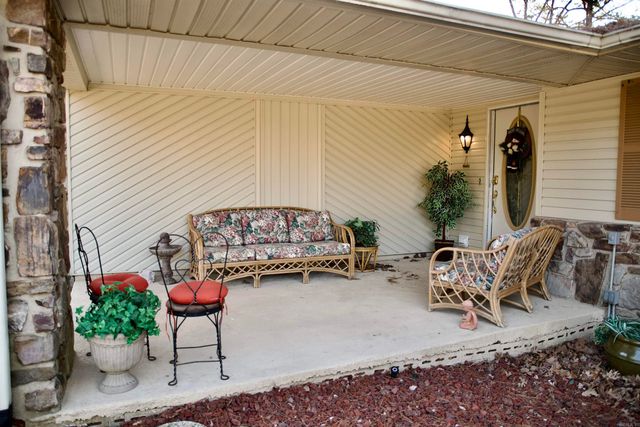 18 Seville Ln, Hot Springs Village, AR 71909