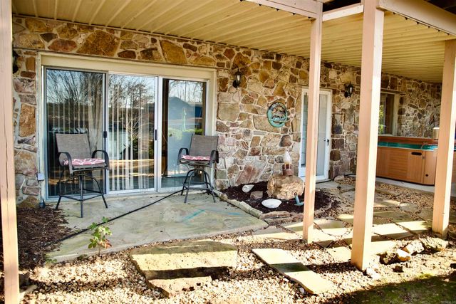 18 Seville Ln, Hot Springs Village, AR 71909