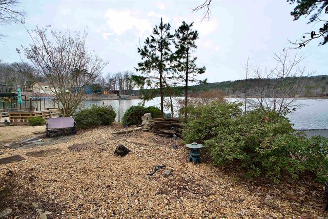 18 Seville Ln, Hot Springs Village, AR 71909