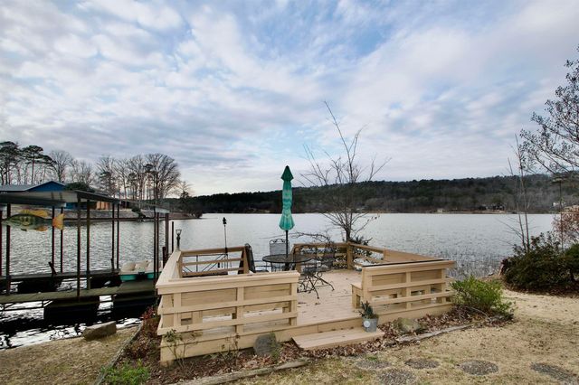 18 Seville Ln, Hot Springs Village, AR 71909