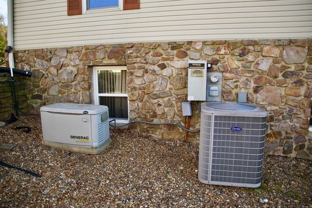 18 Seville Ln, Hot Springs Village, AR 71909