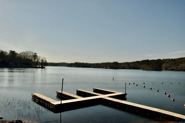 18 Seville Ln, Hot Springs Village, AR 71909