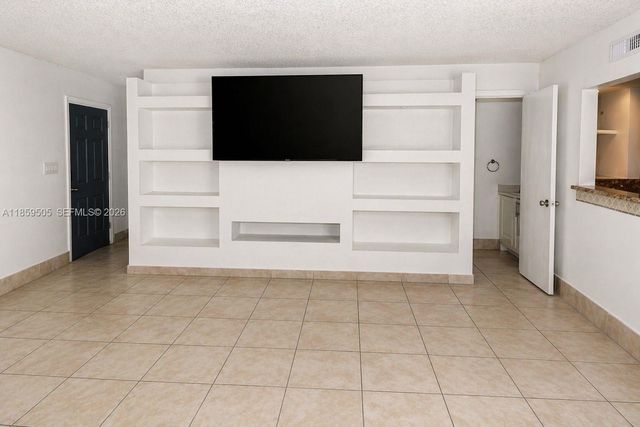 7501 Kimberly Boulevard 104, North Lauderdale, FL 33068
