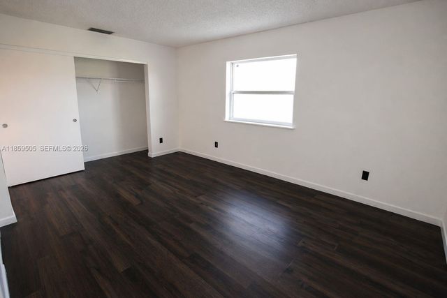 7501 Kimberly Boulevard 104, North Lauderdale, FL 33068