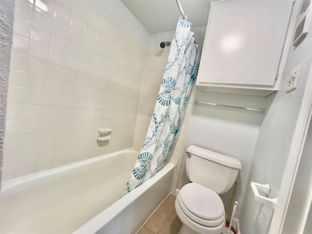 2750 Holly Hall Street 602, Houston, TX 77054