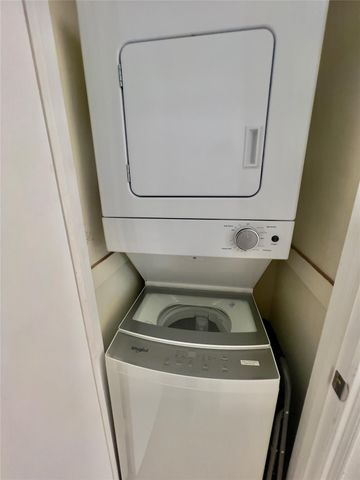 2750 Holly Hall Street 602, Houston, TX 77054