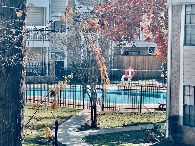 2750 Holly Hall Street 602, Houston, TX 77054