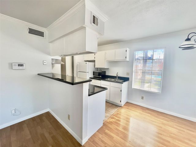 2750 Holly Hall Street 602, Houston, TX 77054