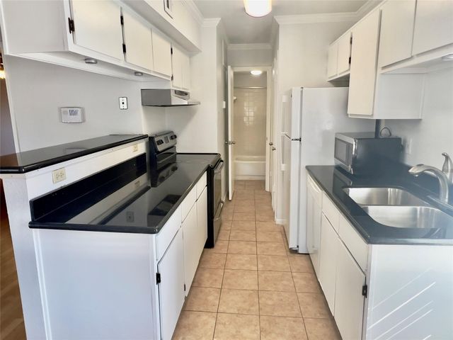 2750 Holly Hall Street 602, Houston, TX 77054