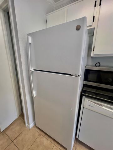 2750 Holly Hall Street 602, Houston, TX 77054