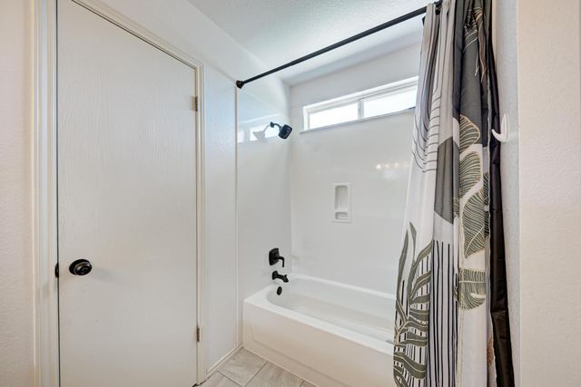 311 Creek Ledge DR, Hutto, TX 78634