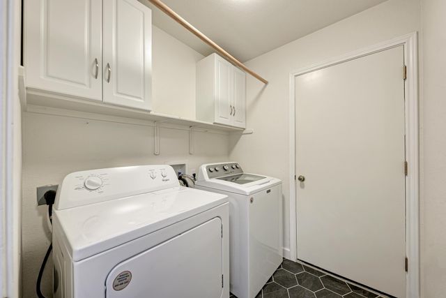 311 Creek Ledge DR, Hutto, TX 78634