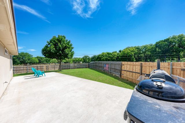 311 Creek Ledge DR, Hutto, TX 78634