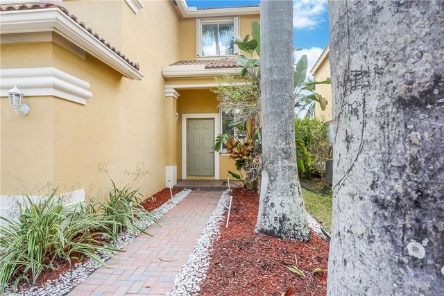 627 Conservation Drive, Weston, FL 33327