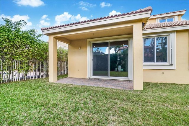 627 Conservation Drive, Weston, FL 33327