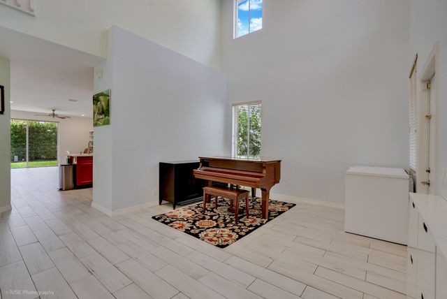 627 Conservation Drive, Weston, FL 33327