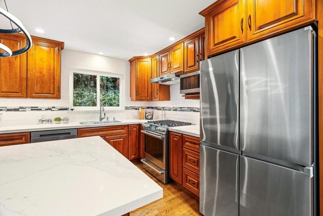 344 W Oakwood Boulevard, Redwood City, CA 94061