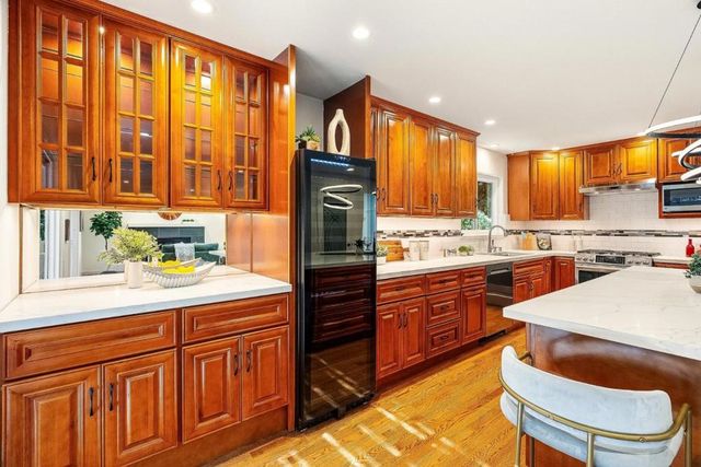 344 W Oakwood Boulevard, Redwood City, CA 94061